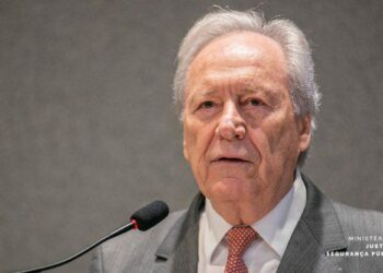Ricardo Lewandowski prestou solidariedade pelo assassinato do ex-delegado-geral Ruy Ferraz Fontes, ocorrido em Praia Grande (SP), e afirmou que o governo federal está pronto para apoiar as investigações