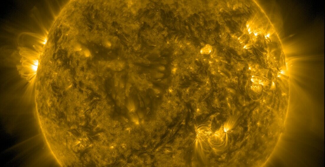 NASA identifica aumento inesperado da atividade solar desde 2008. Tempestades solares e radiação podem afetar satélites, redes elétricas e missões à Lua.