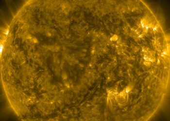 NASA identifica aumento inesperado da atividade solar desde 2008. Tempestades solares e radiação podem afetar satélites, redes elétricas e missões à Lua.