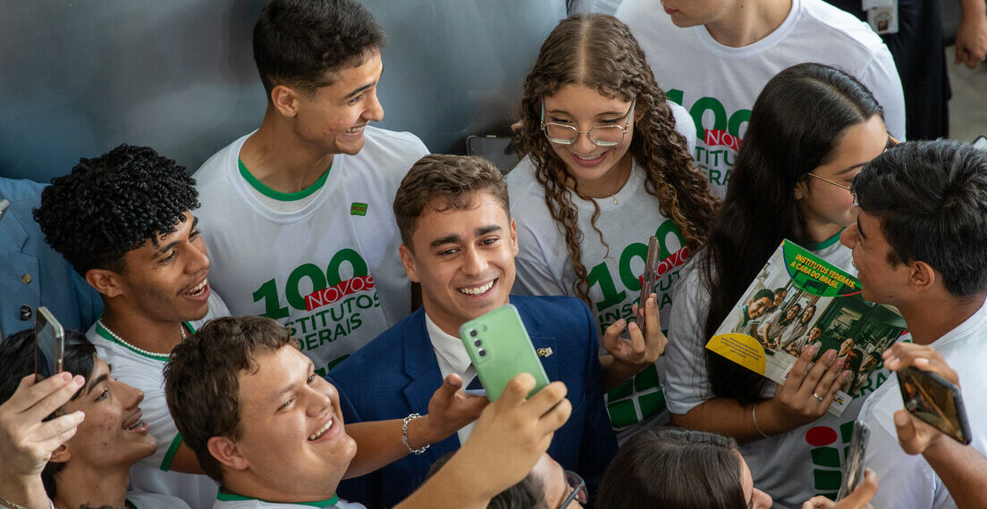 Deputados do PSOL protocolaram denúncia no Ministério Público do Trabalho contra Nikolas Ferreira e o empresário Tallis Gomes, acusando-os de perseguição política e assédio laboral por meio da campanha “DemitaExtremistas”.