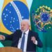 Governo reduz investimentos do PAC 2026 devido a pisos de saúde, educação e programas sociais, mas garante que obras em andamento não serão interrompidas.