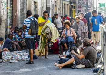 TV Brasil exibe nesta segunda (8), às 23h, o episódio Território Cracolândia, que retrata a história, disputas e desafios sociais da região em SP.