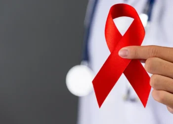 A Defensoria Pública da Bahia vai buscar reparação após a Prefeitura de Feira de Santana expor nomes de pessoas com HIV em publicação oficial. Caso envolve violação da LGPD, Constituição e Lei do Sigilo de HIV.