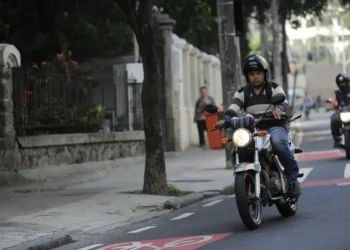 Estudo da Sociedade Brasileira de Ortopedia e Traumatologia mostra que 33,9% das vítimas de acidentes com motocicletas desenvolvem sequelas permanentes. Saiba quais são os principais impactos.