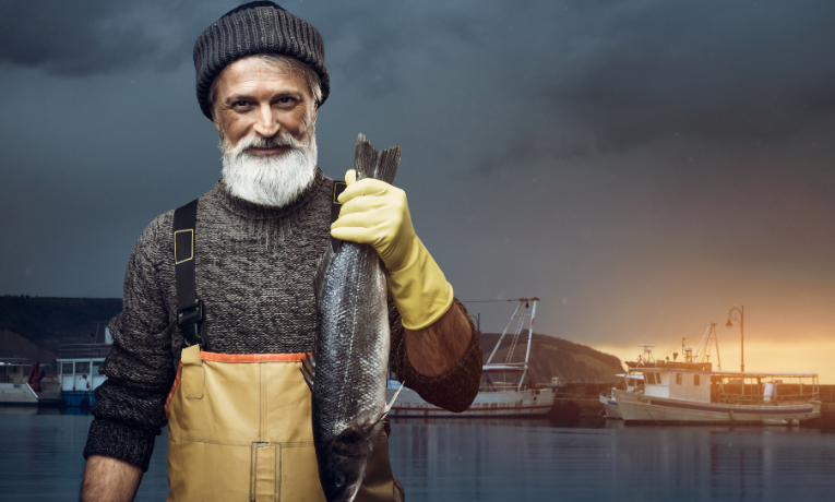 Com a entrada em vigor do Acordo sobre Subsídios à Pesca da OMC, incentivos à pesca ilegal são proibidos, fortalecendo a proteção dos oceanos e segurança alimentar global.