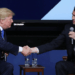 Charlie Kirk, líder da Turning Point USA e aliado de Donald Trump, morreu aos 31 anos após atentado na Universidade Utah Valley. Autor do ataque ainda não foi identificado.