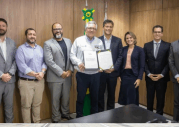 Ministério da Saúde instituiu comitês para acompanhar a implantação da terapia gênica para AME com o medicamento Zolgensma no SUS. Brasil entra no grupo de seis países que oferecem o tratamento no sistema público.