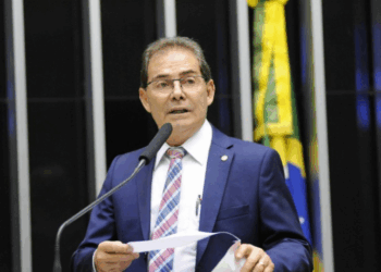 O deputado Paulinho da Força será o relator da proposta de anistia a condenados por atos golpistas. Oposição quer incluir Jair Bolsonaro, mas parte do Centrão busca restringir o texto.