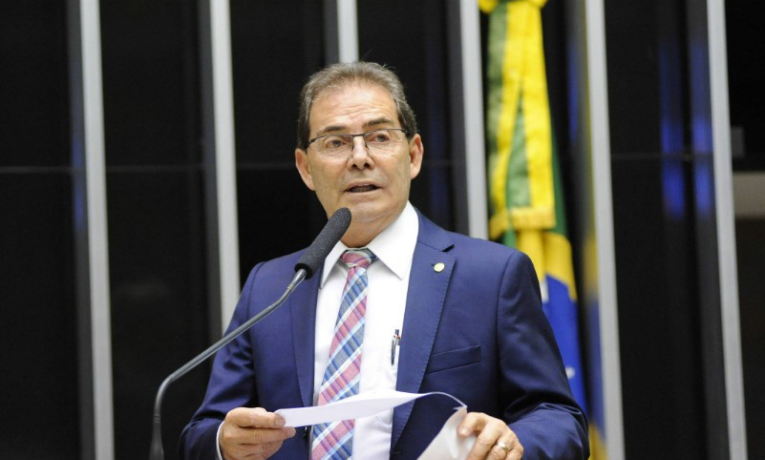 O deputado Paulinho da Força será o relator da proposta de anistia a condenados por atos golpistas. Oposição quer incluir Jair Bolsonaro, mas parte do Centrão busca restringir o texto.