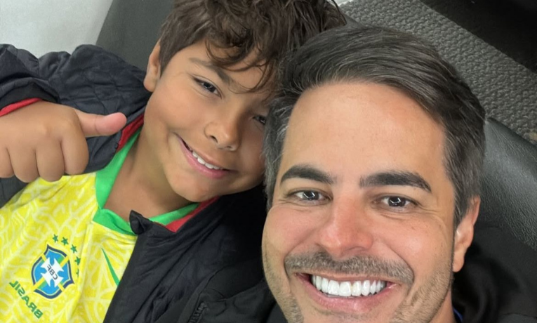 Henry Diniz, filho mais velho de Simone Mendes e Kaká Diniz, foi internado com gastroenterite, mas já recebeu alta e passa bem.