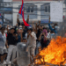 Em meio à instabilidade política, o Nepal bloqueia temporariamente redes sociais para combater fake news. Medida gera críticas de cidadãos e especialistas em direitos digitais.