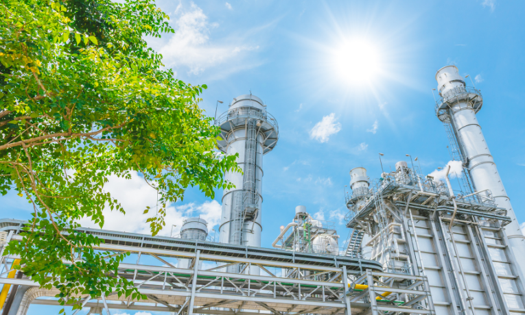 Com o aumento da conta de luz iminente no Espírito Santo, indústrias avaliam medidas urgentes para cortar custos. Conheça as principais estratégias de eficiência energética, migração para o mercado livre e geração própria que podem salvar o caixa das empresas.
