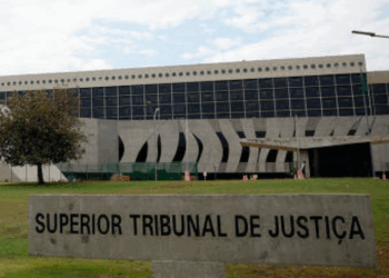 O STJ publicou no Diário Oficial da União a demissão do servidor Márcio José Toledo Pinto, suspeito de envolvimento em venda de sentenças, após constatar que se beneficiou do cargo para interesses pessoais e de terceiros.