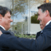 Fernando Haddad critica Tarcísio de Freitas por declarações sobre indulto a Bolsonaro e falta de confiança no STF, destacando preocupação com a democracia e tentativas de golpe.