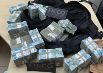 O rastro do dinheiro vivo: PF apreende R$ 2 milhões em dinheiro vivo no Espírito Santo.