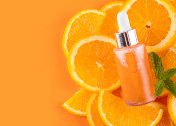 vitamina C é fundamental para o corpo, fortalecendo a imunidade, prevenindo doenças cardiovasculares e auxiliando na cicatrização. Conheça alimentos ricos e os riscos da deficiência.