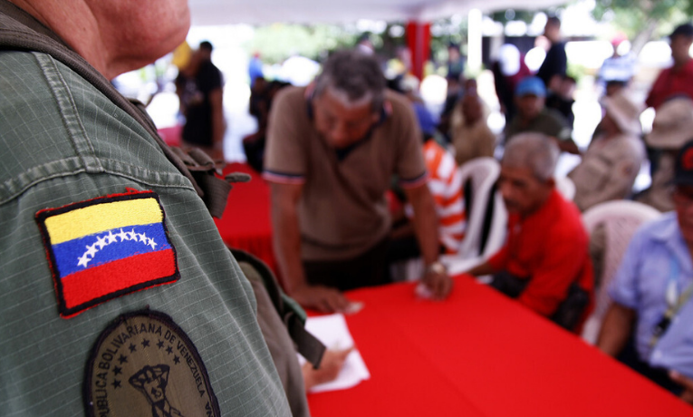 Presidente afirmou que mais de 8 milhões de venezuelanos fazem parte do sistema de defesa e que novos recrutas poderão se inscrever pelo Sistema Pátria