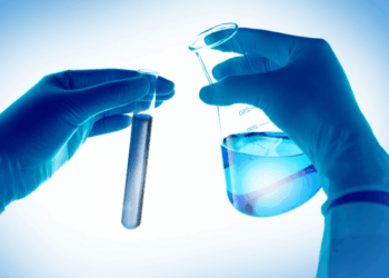 Cientistas da Unifesp mantêm HIV indetectável por mais de um ano em paciente sem uso de remédios, indicando novas possibilidades para controle do vírus e melhora da qualidade de vida.