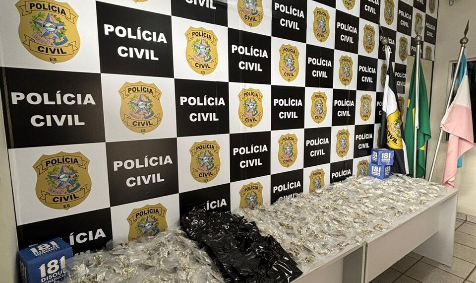 Polícia Civil do Espírito Santo apreende 446 unidades de cogumelos alucinógenos em Vitória durante Operação PsicoSe. Homem de 37 anos é preso por tráfico de drogas.