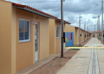 O Ministério das Cidades autorizou a contratação de 5.250 novas unidades do Minha Casa, Minha Vida – Entidades, que vão atender famílias de baixa renda em 16 estados e no DF.
