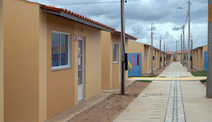 O Ministério das Cidades autorizou a contratação de 5.250 novas unidades do Minha Casa, Minha Vida – Entidades, que vão atender famílias de baixa renda em 16 estados e no DF.