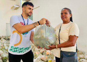 O Programa de Aquisição de Alimentos (PAA) garante renda a agricultores familiares e distribui alimentos saudáveis a famílias em vulnerabilidade em Sergipe, transformando vidas no campo e na cidade.