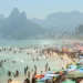 A Operação Verão 2025/2026 da Polícia Militar começa neste fim de semana, com patrulhamento reforçado nas praias, vias expressas e rodovias, garantindo segurança para moradores e turistas.