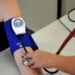 A nova Diretriz Brasileira de Hipertensão 2025 classifica a pressão 12 por 8 como pré-hipertensão. Objetivo é prevenir a evolução da doença com medidas não medicamentosas.