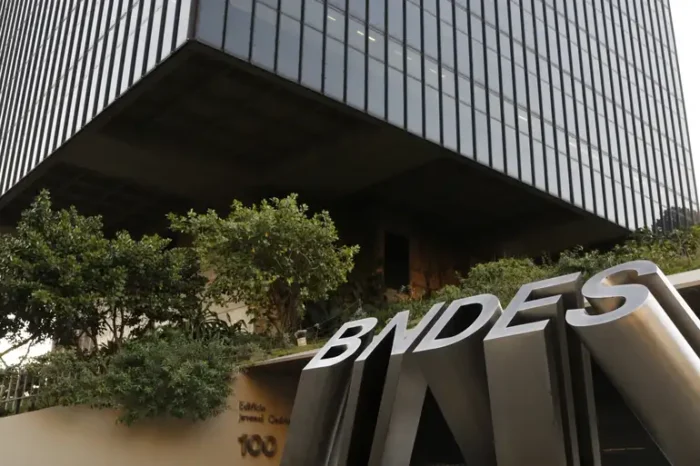 A chamada pública da Nova Indústria Brasil no Nordeste recebeu R$ 127,8 bilhões em propostas, quase 13 vezes o previsto. Projetos priorizam inovação, transição energética, bioeconomia e desenvolvimento sustentável.
