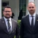 O ministro Alexandre de Moraes deu prazo de 15 dias para Eduardo Bolsonaro e Paulo Figueiredo apresentarem defesa sobre denúncia da PGR no STF. Eles são acusados de coação no curso do processo.