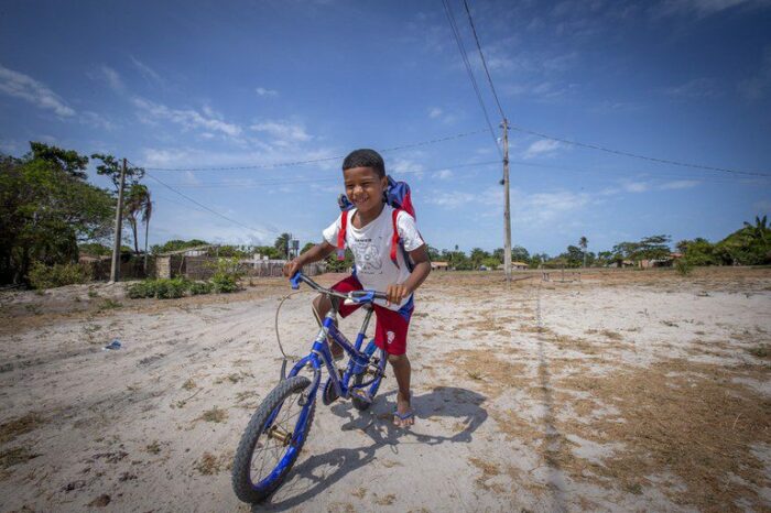 Mais de 599 mil famílias de municípios em calamidade pública recebem o Bolsa Família já no primeiro dia de pagamento. Medida vale para quatro estados e soma R$ 391,85 milhões.