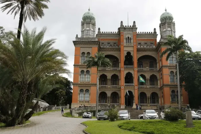 Fiocruz abre inscrições para a 13ª Olimpíada Brasileira de Saúde e Meio Ambiente (Obsma). Estudantes do fundamental, médio, técnico e EJA podem participar com projetos até 30 de junho de 2026.