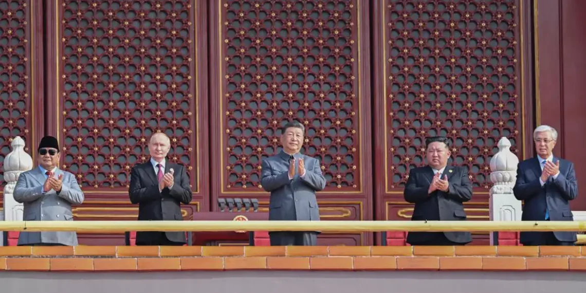 A China celebrou nesta quarta-feira (3) o 80º aniversário da vitória na Segunda Guerra Mundial com desfile militar em Beijing. Xi Jinping destacou compromisso com a paz, exibiu novos armamentos e propôs iniciativa de governança global.