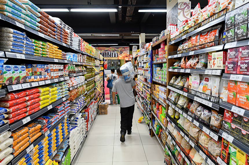 Senado e Câmara avançam em projeto que cria a Política Nacional de Combate à Perda e ao Desperdício de Alimentos. Proposta prevê dedução no IRPJ e CSLL, incentivos fiscais e selo para empresas doadoras.