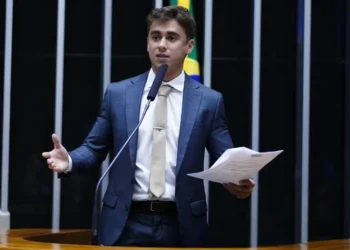 Tribunal de Justiça do Rio de Janeiro aumentou de R$ 8 mil para R$ 12 mil a indenização que Nikolas Ferreira deve pagar a Felipe Neto por uso indevido de imagem em redes sociais.