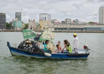 A 4ª Virada Cultural Amazônia de Pé acontece em todo o Brasil entre 19 e 21 de setembro. O movimento mobiliza sociedade e artistas pela proteção de 50 milhões de hectares de florestas antes da COP30 em Belém.