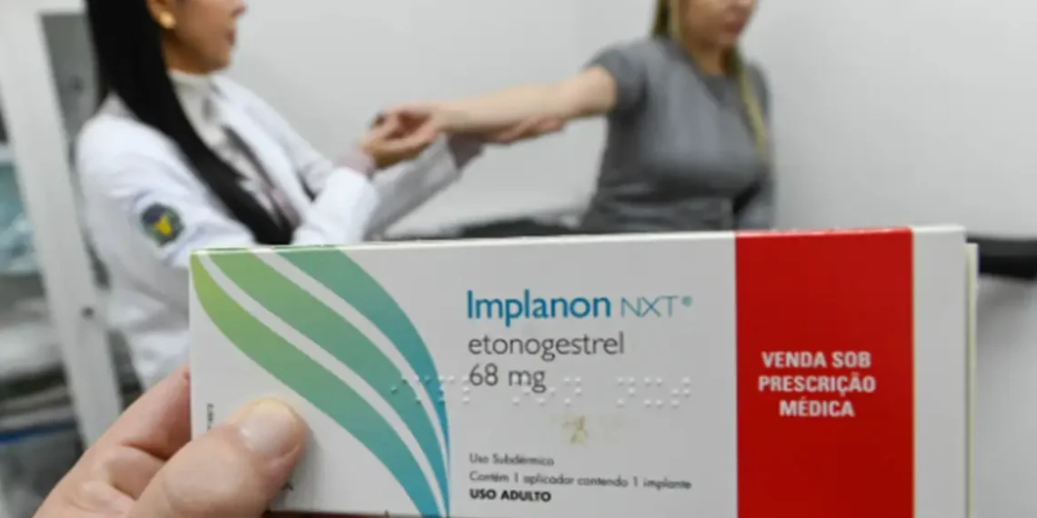 A partir de 1º de setembro, planos de saúde são obrigados a oferecer o implante contraceptivo Implanon. Método age por até três anos e será distribuído pelo SUS, com objetivo de reduzir gravidez não planejada e mortalidade materna.