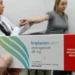 A partir de 1º de setembro, planos de saúde são obrigados a oferecer o implante contraceptivo Implanon. Método age por até três anos e será distribuído pelo SUS, com objetivo de reduzir gravidez não planejada e mortalidade materna.