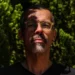 Jornalista Jamil Chade lança livro sobre os EUA de Trump, abordando desumanização de imigrantes, crise democrática, desinformação e impactos geopolíticos na América Latina.