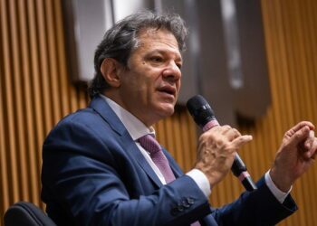 Receita Federal anuncia criação de delegacia contra crimes financeiros. Operação Spare identificou rede que movimentou R$ 4,5 bilhões em cinco anos com baixa arrecadação de tributos.