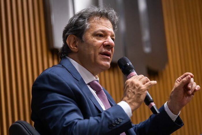 Receita Federal anuncia criação de delegacia contra crimes financeiros. Operação Spare identificou rede que movimentou R$ 4,5 bilhões em cinco anos com baixa arrecadação de tributos.