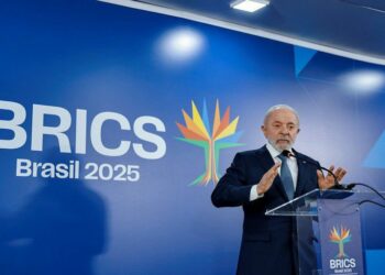 Em reunião virtual do Brics, Lula criticou práticas comerciais unilaterais e sanções, defendeu a soberania dos Estados e pediu reforma do sistema multilateral. Líderes também discutiram paz na Ucrânia e em Gaza.