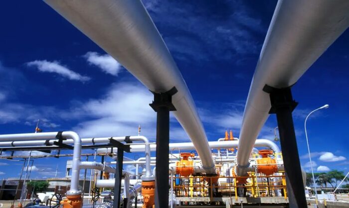 Em julho de 2025, Brasil registra recorde histórico na produção de petróleo e gás natural, alcançando 5,16 milhões de barris de óleo equivalente por dia, com pré-sal liderando o volume.