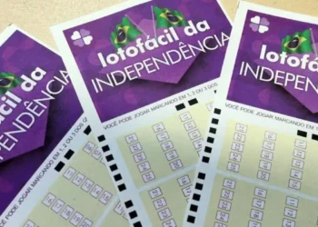 A Lotofácil da Independência sorteia neste sábado, 6, prêmio estimado em R$ 220 milhões. Apostas podem ser feitas até às 18h em lotéricas ou pelo site/app da Caixa.