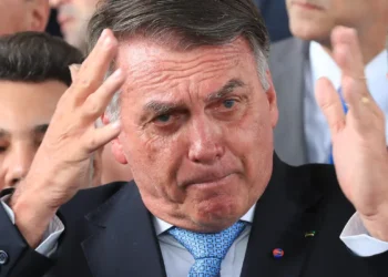 Por 4 a 1, STF condena Jair Bolsonaro e sete aliados por trama golpista. Réus foram considerados culpados por crimes como golpe de Estado e organização criminosa armada.