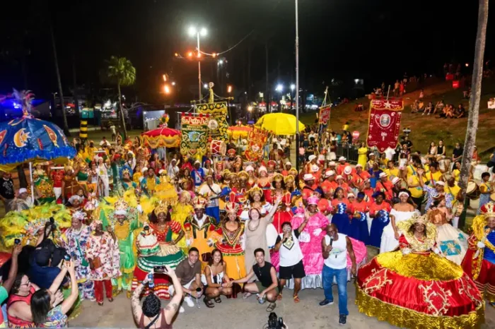 O MIMO Festival voltou a Olinda em 2025 após sete anos e celebrou a cultura pernambucana com frevo, maracatu, cordel e shows de artistas como Edu Lobo e Hamilton de Holanda.
