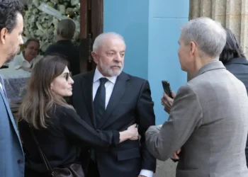 Lula afirmou esperar justiça no julgamento de Bolsonaro e aliados no STF, destacou importância da presunção de inocência e criticou interferência de Donald Trump.