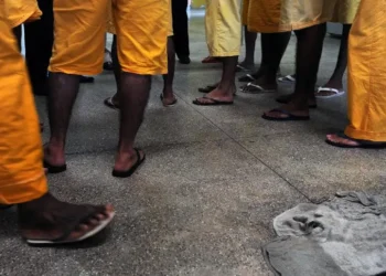 Novo episódio do Caminhos da Reportagem, na TV Brasil, aborda os desafios e as oportunidades de egressos do sistema prisional, destacando projetos de educação, trabalho e histórias de superação.