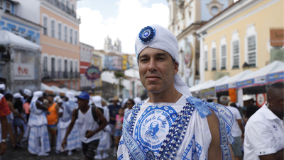 O Carnaval de Salvador ganha status de manifestação cultural nacional com a lei nº 15.196. A medida destaca a importância histórica, social e cultural do evento, impulsionando turismo e cultura no Brasil.