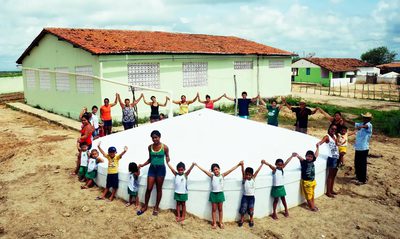 Funasa investe mais de R$ 250 milhões na instalação de 20.976 cisternas em 498 municípios do semiárido, garantindo acesso à água potável para famílias rurais vulneráveis.